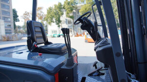 4-Wheel 4.5-5 tons Electric Counterbalance Forklift Seated Operation 5